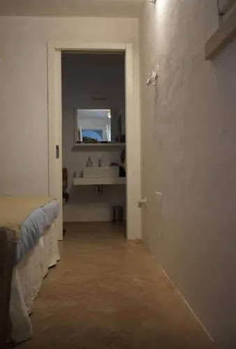 مع مسبح لا متناهي فيلة *